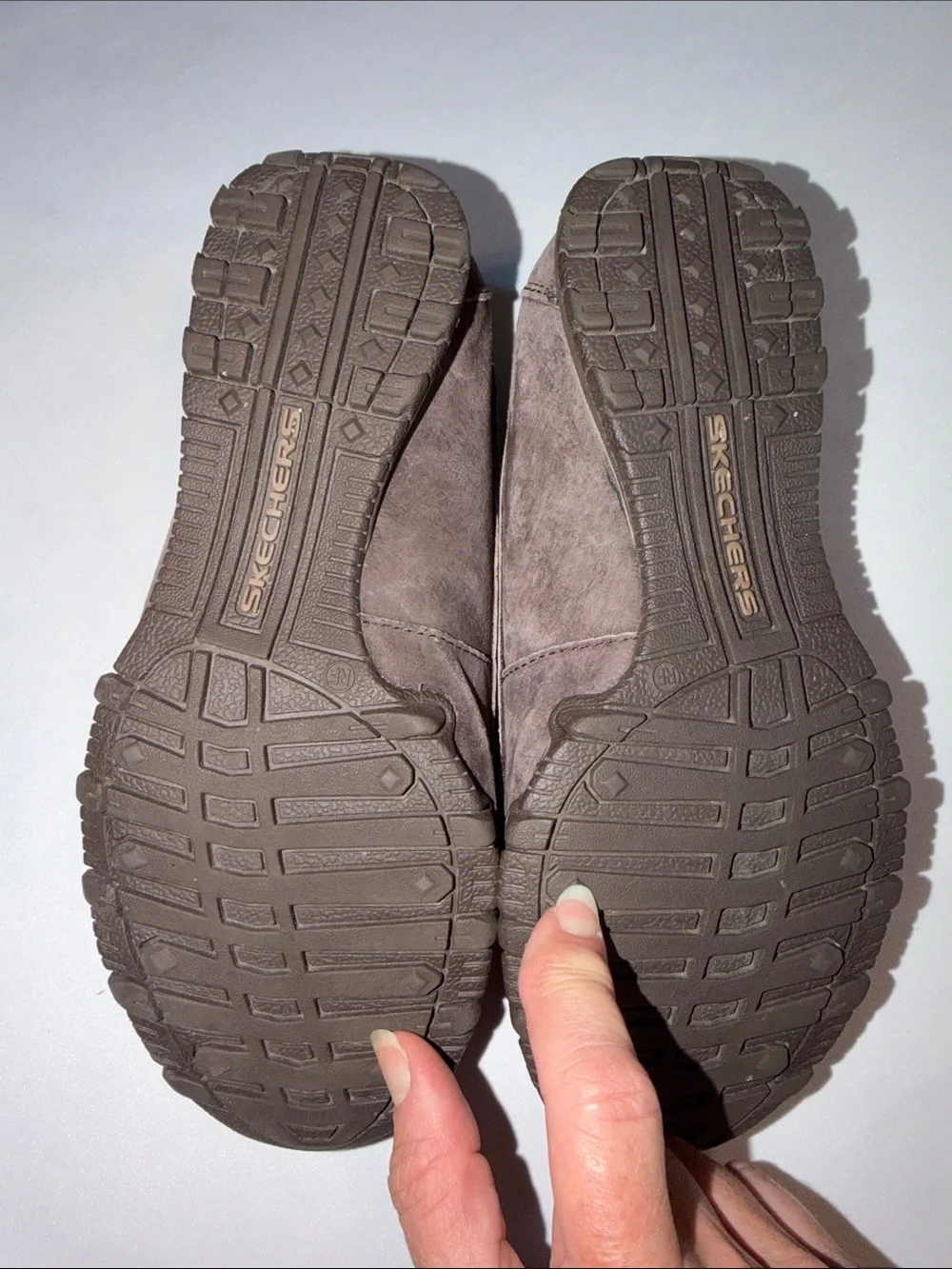Skechers Relaxed Fit Memory Foam Loafer Brown Suede Shoes Women’s Size 6.5